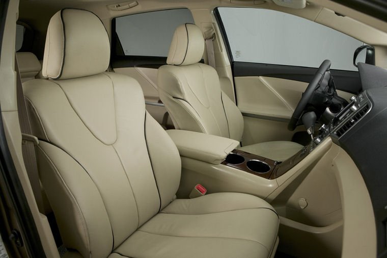 2010 Toyota Venza Front Seats Picture