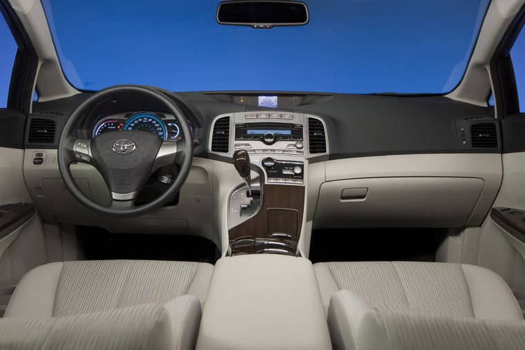 2010 Toyota Venza Cockpit Picture