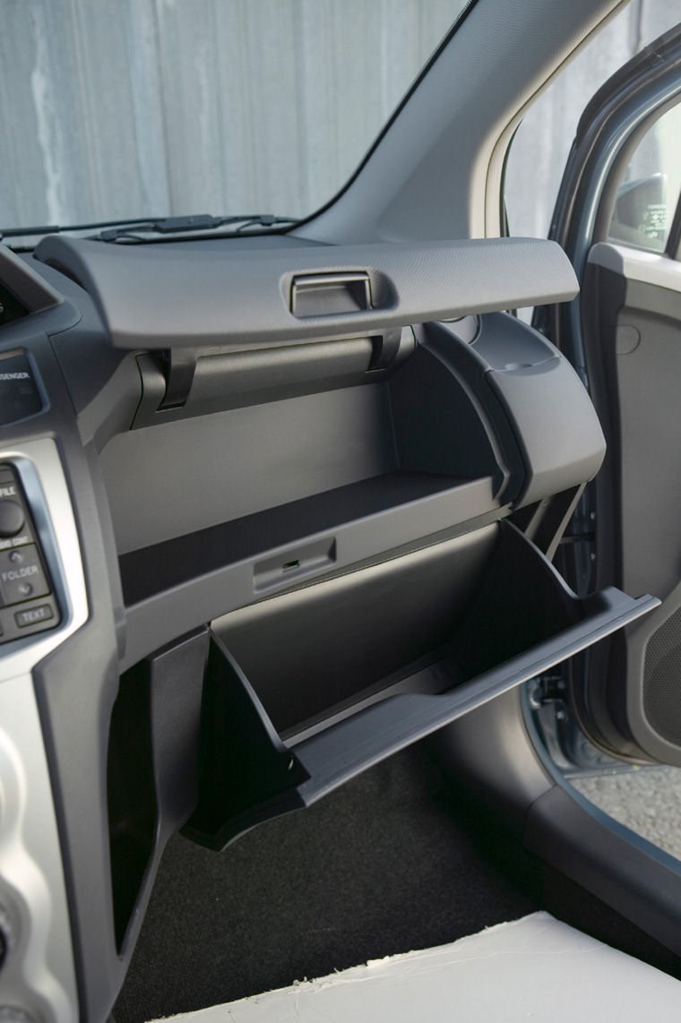 2008 Toyota Yaris Hatchback Glive Picture