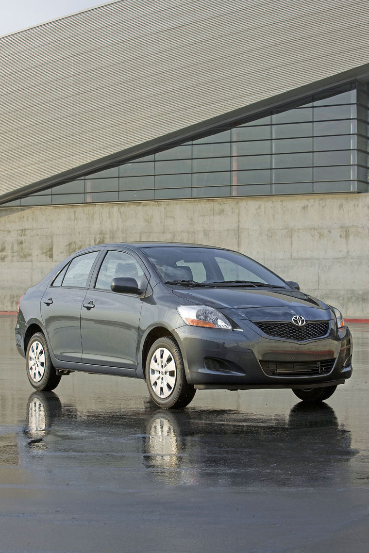 2009 Toyota Yaris Sedan Picture