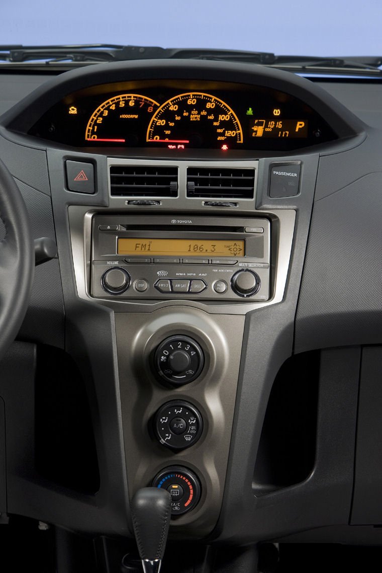 2010 Toyota Yaris 5-door Hatchback Center Stack Picture