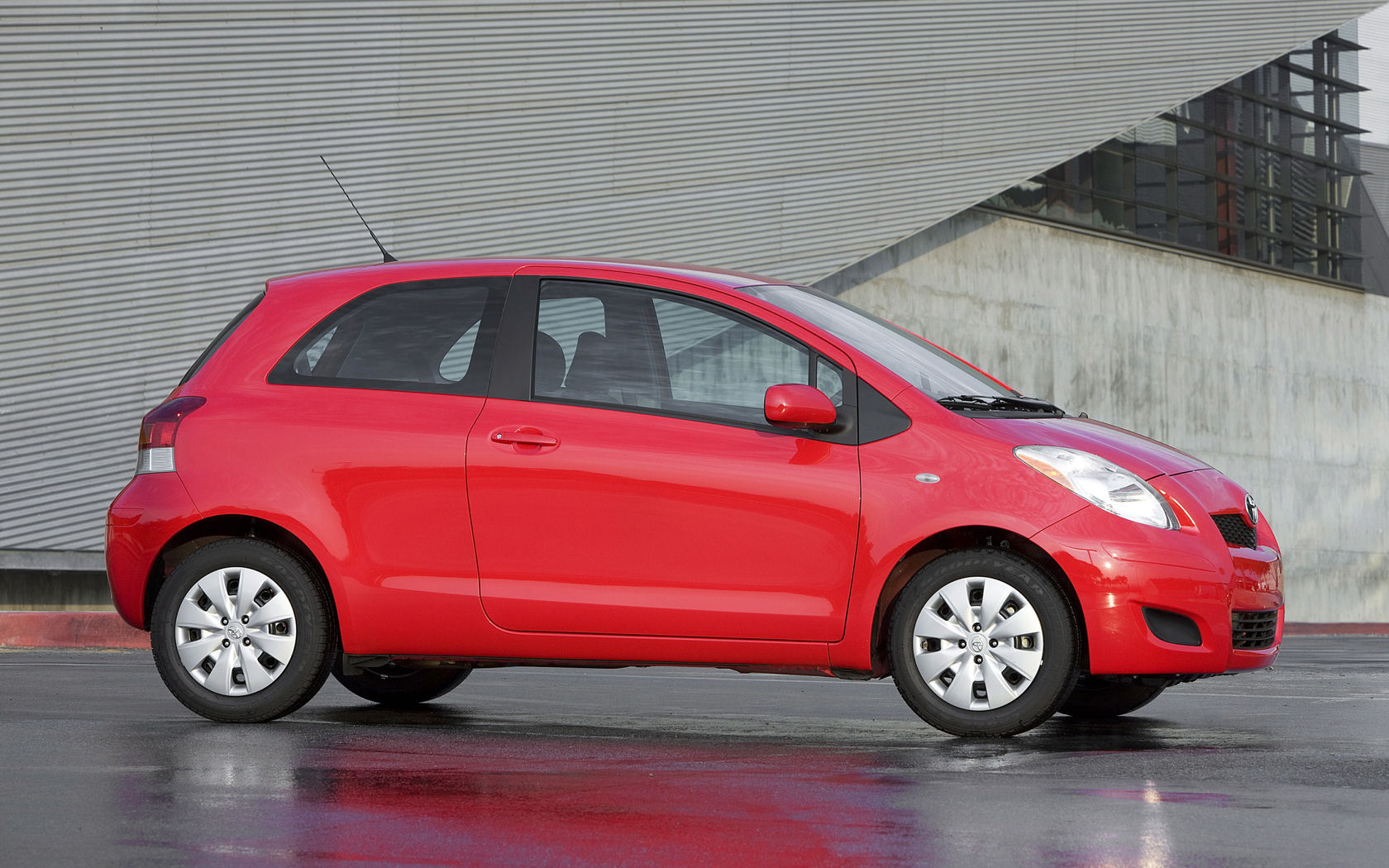 Toyota Yaris Desktop Wallpaper