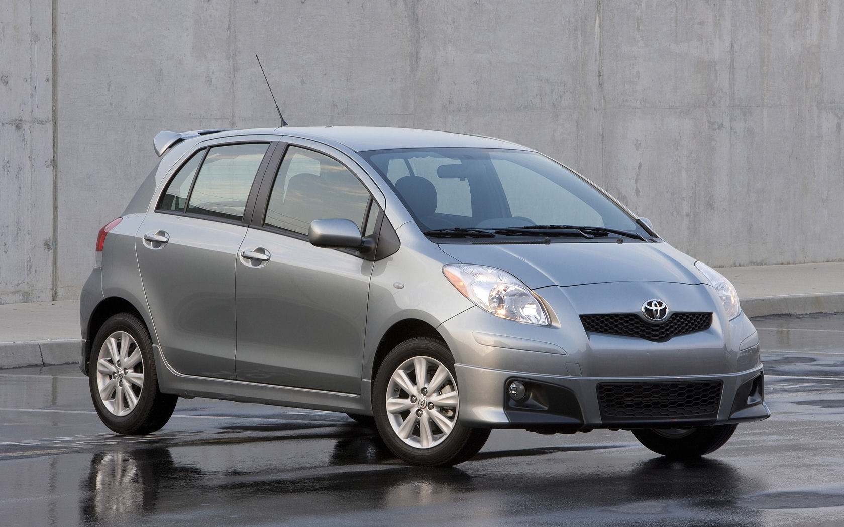 Toyota Yaris Desktop Wallpaper