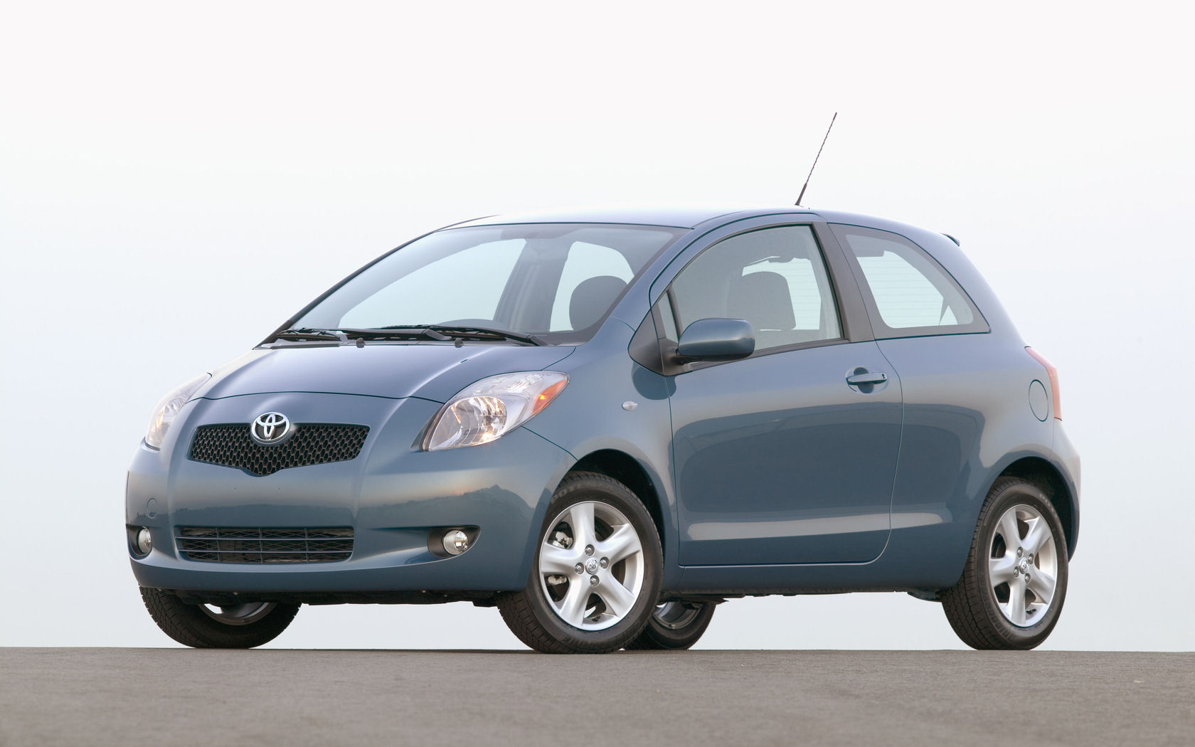 Toyota Yaris Desktop Wallpaper