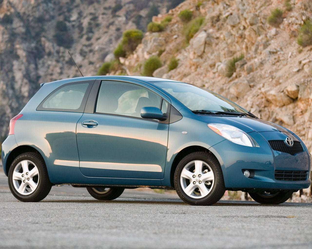 Toyota Yaris Desktop Wallpaper