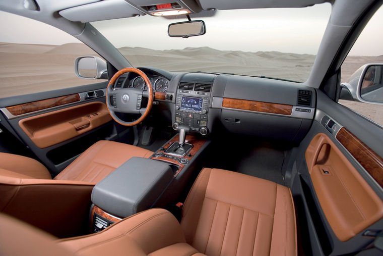 2009 Volkswagen Touareg V6 TDI Interior Picture