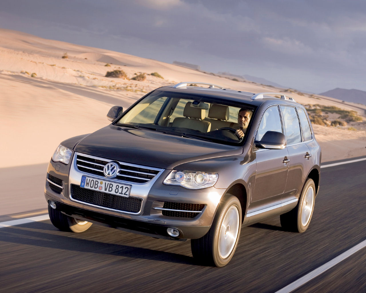 Volkswagen Touareg Desktop Wallpaper